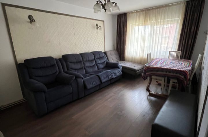 Apartament 3 camere de vanzare SCRIITORILOR - Brasov anunturi imobiliare Brasov