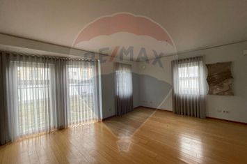 Casă / Vilă cu 5 camere de închiriat in Șelimbăr anunturi imobiliare Sibiu
