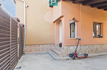 Casă 4 camere, 2 bucătării, 2 băi – zona UTA Arad anunturi imobiliare Arad