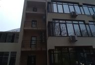 1.000.000 €, Spațiu comercial