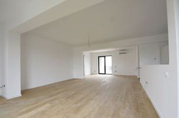 Apartament 4 camere de vanzare BANEASA - Bucuresti anunturi imobiliare Bucuresti