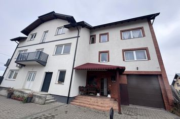 Vilă - 7 camere de vanzare RADAUTI - Suceava anunturi imobiliare Suceava