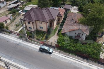 Vilă - 9 camere de vanzare TARGOVISTE - Dambovita anunturi imobiliare Dambovita