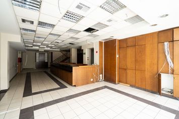 Spațiu comercial 233 mp cu mezanin în centrul Dramei anunturi imobiliare Grecia