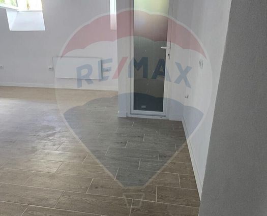 Spațiu comercial Sub Arini, 25 mp