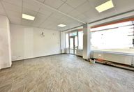 750 €, Spațiu comercial
