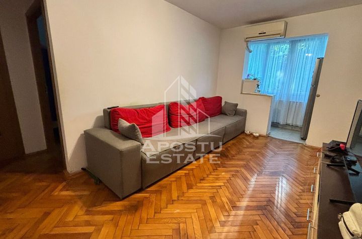 Apartament cu 3 camere in zona Sagului, centrala termica, etajul intai anunturi imobiliare Timis