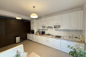 CASA /RESEDINTA//CLINICA //BIROURI// ANA IPATESCU// PLOIESTI anunturi imobiliare Prahova