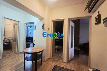 Apartament 4 camere de vanzare ULTRACENTRAL - Bacau anunturi imobiliare Bacau