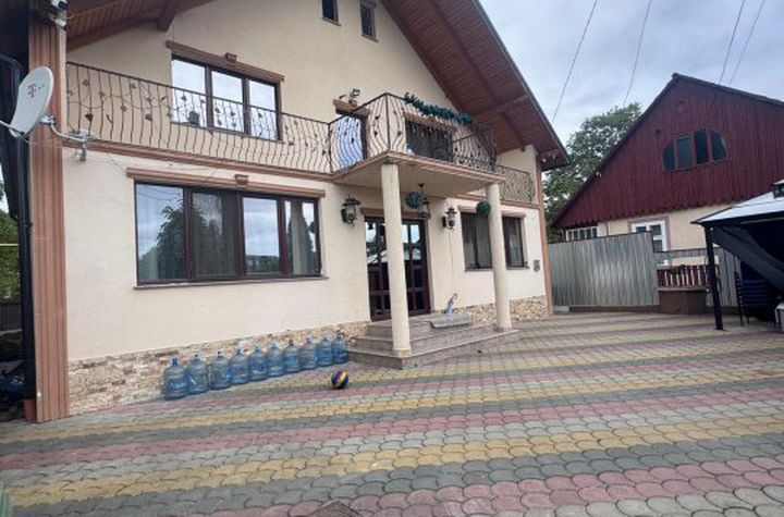 Vilă - 7 camere de vanzare RADAUTI - Suceava anunturi imobiliare Suceava