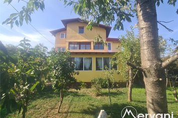 Vilă - 6 camere de vanzare CENTRU - Prahova anunturi imobiliare Prahova