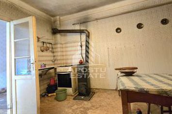 Casa cu 2 camere ,2337 mp in Battonya anunturi imobiliare Arad