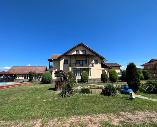 Vilă 11 cam Targu-Jiu, 502 mp, P+1+M