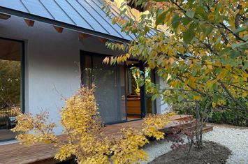 Casa cu arhitectura moderna, gradina si piscina exterioara, cu influente japoneze, strada Zorelelor, Snagov anunturi imobiliare Bucuresti