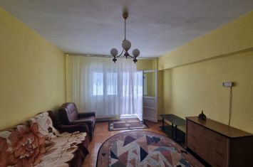 Apartament 3 camere de vanzare CENTRAL - Bacau anunturi imobiliare Bacau