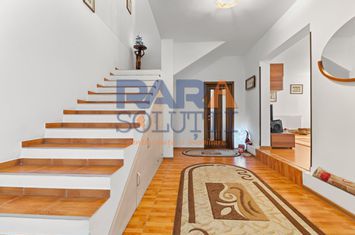 Casă cu 3 dormitoare și 2600 mp teren anunturi imobiliare Neamt