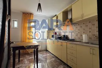 3 camere, 76 mp, două balcoane, zona Favorit anunturi imobiliare Neamt