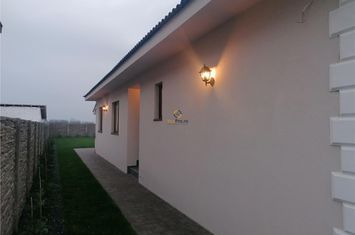 Casă - 4 camere de vanzare CENTRAL - Timis anunturi imobiliare Timis