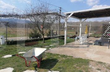 Casă - 2 camere de vanzare VARFURILE - Arad anunturi imobiliare Arad