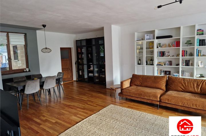 Casă - 4 camere de vanzare CENTRAL - Mures anunturi imobiliare Mures
