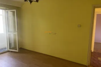 Apartament 4 camere de vanzare SUD - Vrancea anunturi imobiliare Vrancea