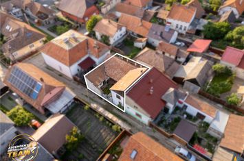 Casă - 4 camere de vanzare CENTRAL - Covasna anunturi imobiliare Covasna