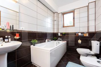 Vilă - 11 camere de vanzare BUCURESTII NOI - Bucuresti anunturi imobiliare Bucuresti
