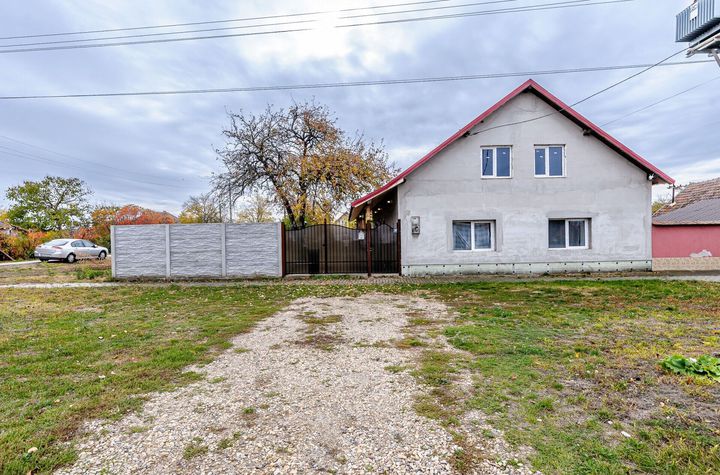 Casa 3 camere P+M în Munar, la 25 km de Arad - COMISION 0% anunturi imobiliare Arad