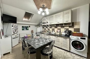 Apartament cu 3 camere, centrala proprie, 2 clime, zona Soarelui anunturi imobiliare Timis