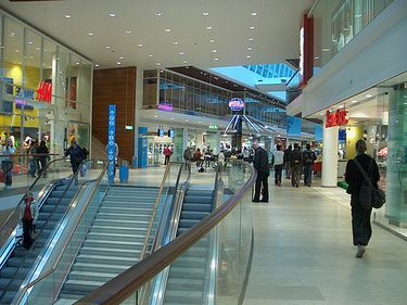 Cel puţin un mall se va mai închide până la sfârşitul anului, estimează Jones Lang LaSalle