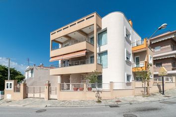Mezonetă pe 3 niveluri, 240 mp — Agia Paraskeui anunturi imobiliare Grecia