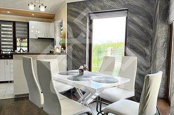 Casa moderna cu 3 dormitoare in zona Hanul Pescarilor anunturi imobiliare Bihor