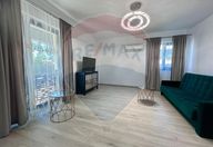 350 €, Garsonieră