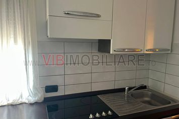 Unirii - Unirii Horoscop - centrala proprie - 5 minute metrou Unirii -Ap. cu terasa anunturi imobiliare Bucuresti