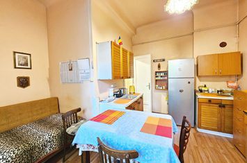 Casa cu 3 camere, intr-un imobil 2 apartamente, zona Parcului Central anunturi imobiliare Cluj
