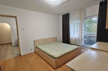 Apartament 3 camere, etajul 1, zona Grigorescu anunturi imobiliare Cluj