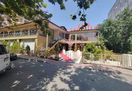 3.200.000 €, Spațiu comercial