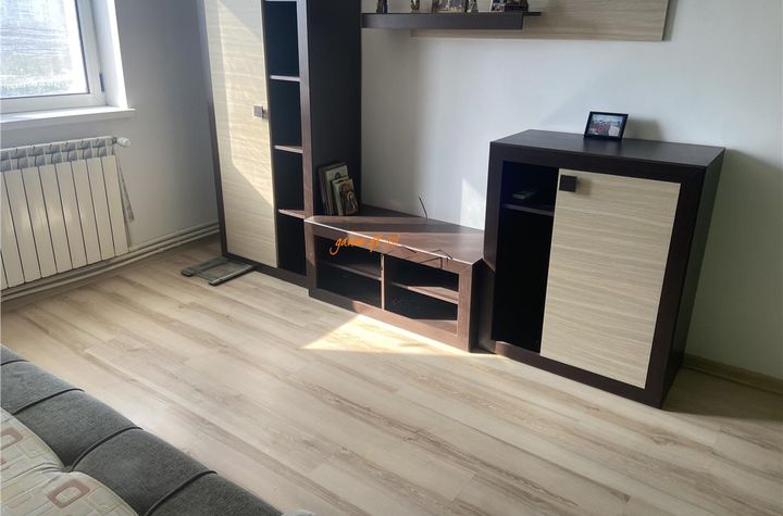 Apartament 3 camere de vanzare SUD - Vrancea anunturi imobiliare Vrancea