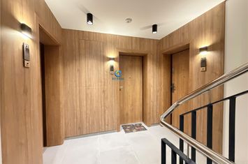 Garsonieră de vanzare TRACTORUL - Brasov anunturi imobiliare Brasov