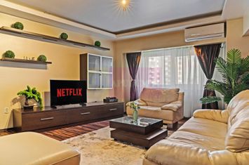 Apartament 4 camere Unirii- stradal. anunturi imobiliare Bucuresti
