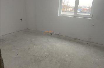 Apartament 4 camere de vanzare CENTRAL - Vrancea anunturi imobiliare Vrancea