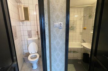 Central Coltea apartament 3 cmaere de inchiriat anunturi imobiliare Bucuresti