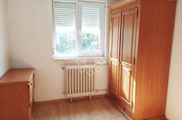 Garsoniera de vanzare situata in zona B-dului Dacia Oradea anunturi imobiliare Bihor