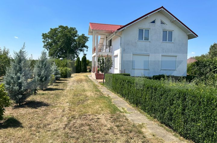 Vilă - 7 camere de vanzare CRAIOVA - Dolj anunturi imobiliare Dolj