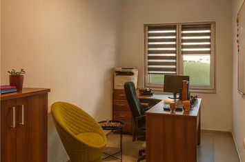 Apartament 6 camere de vanzare LIBERTATII - Mures anunturi imobiliare Mures