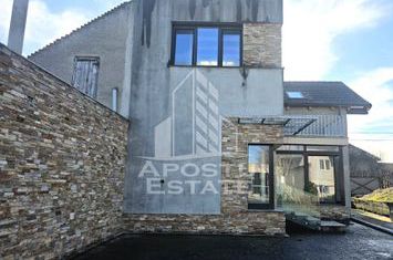 Casa individuala, in zona centrala, din Curtici. anunturi imobiliare Arad