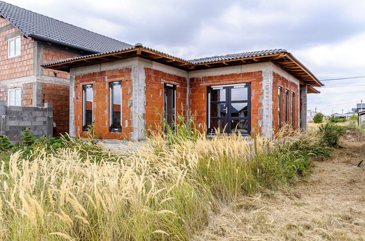 Casă nefinisata la sol in Fântânele, cartier nou Comsion 0 anunturi imobiliare Arad