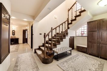 Vilă cu 7 camere de vânzare în zona Central anunturi imobiliare Arad