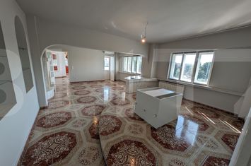 Apartament 4 camere de vanzare ARAD - Arad anunturi imobiliare Arad