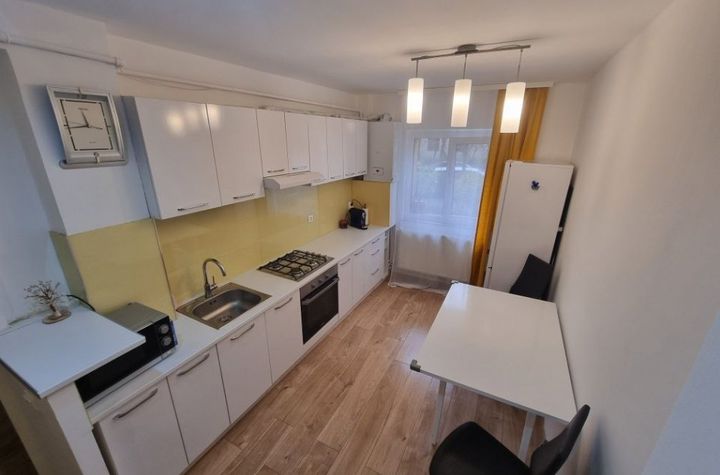 Apartament 3 camere de vanzare CLUJ-NAPOCA - Cluj anunturi imobiliare Cluj